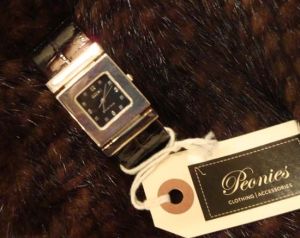 100820tags for photos Peonies uses these tags in their consignment shop photos