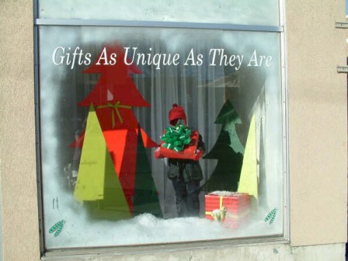 A simple, season-long window for consignment, resale, and thrift shops