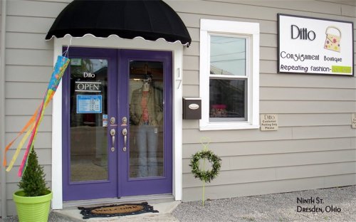 good mannequin and address Doesn't this look like a consignment shop worth a visit?