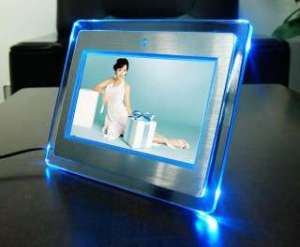 Use a digital photo frame to professionalize your consignment, resale, or thrift shop