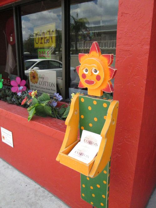 Daisy Cotton's cute card holder