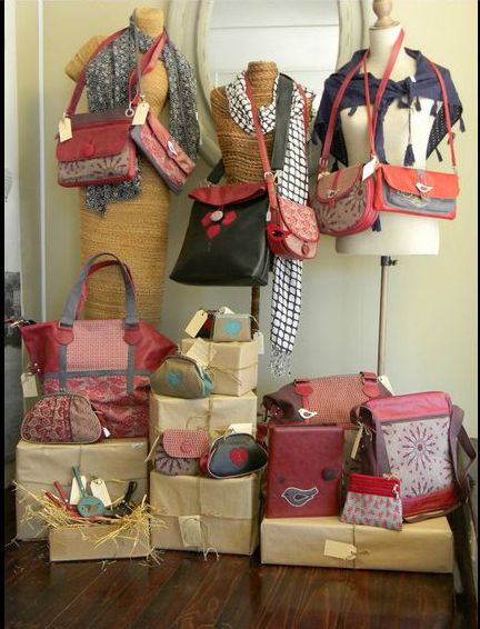 Simple but polished consignment or resale shop disolay window, examined by Kate Holmes of TGtbT.com