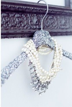 Glitter uo a hanger to display necklaces