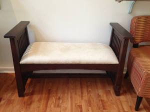 Boring photo of home decor item from a consignment shop.